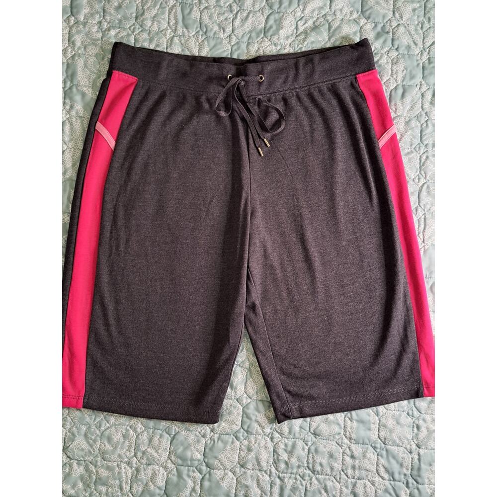 Women's Just Be Capris Gray with Pink Stripe Size Large